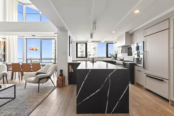 Vancouver, BC V6G 2K9,1236 Bidwell ST #1601