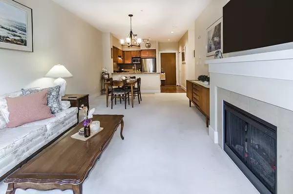 North Vancouver, BC V7J 1S3,1111 E 27th ST #106