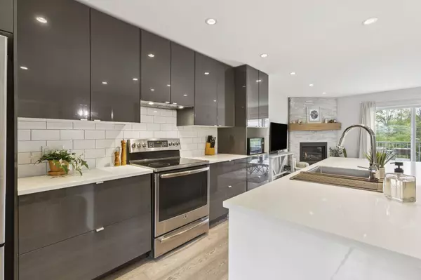 Burnaby, BC V5C 1R2,4137 Yale ST