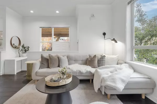 Port Moody, BC V3H 0C2,301 Klahanie DR #21