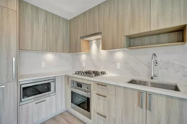 Surrey, BC V3T 0S1,13350 Central AVE #708