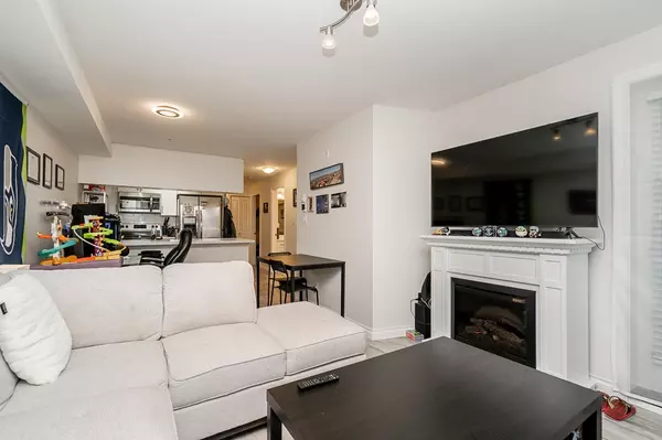 Langley, BC V3A 0B3,5650 201a Street #215