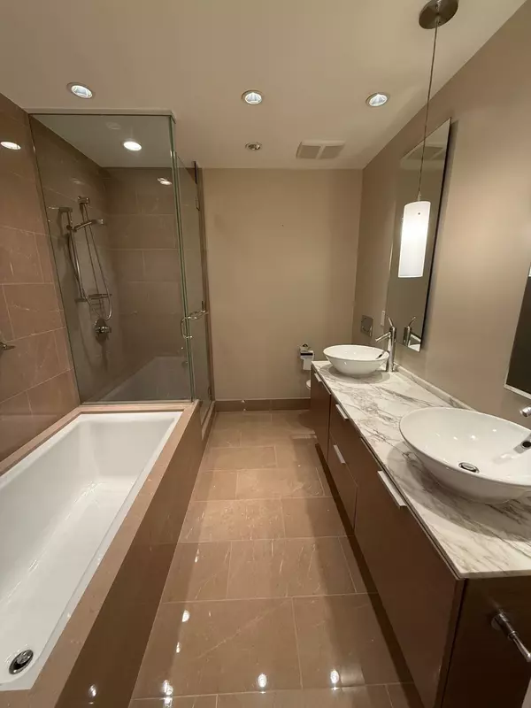 Vancouver, BC V6E 4V2,1111 Alberni ST #4005