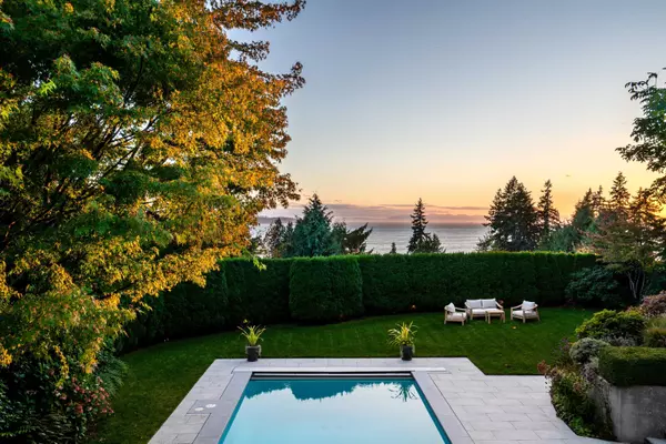 West Vancouver, BC V7V 2L3,2964 Mathers CRES