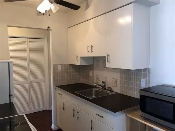 New Westminster, BC V3M 1Y2,910 Fifth AVE #308