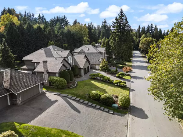 Surrey, BC V4P 2H6,14320 29a AVE