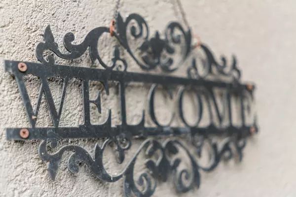 Surrey, BC V4P 2H6,14320 29a AVE