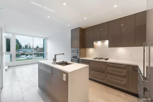 Vancouver, BC V5Z 2Z6,5289 Cambie ST #206