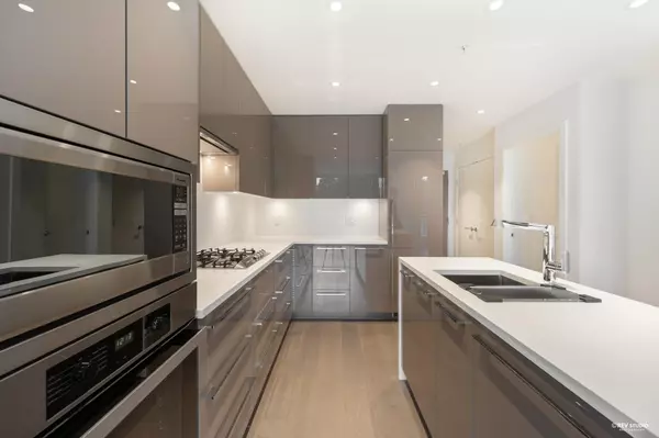 Vancouver, BC V5Z 2Z6,5289 Cambie ST #206