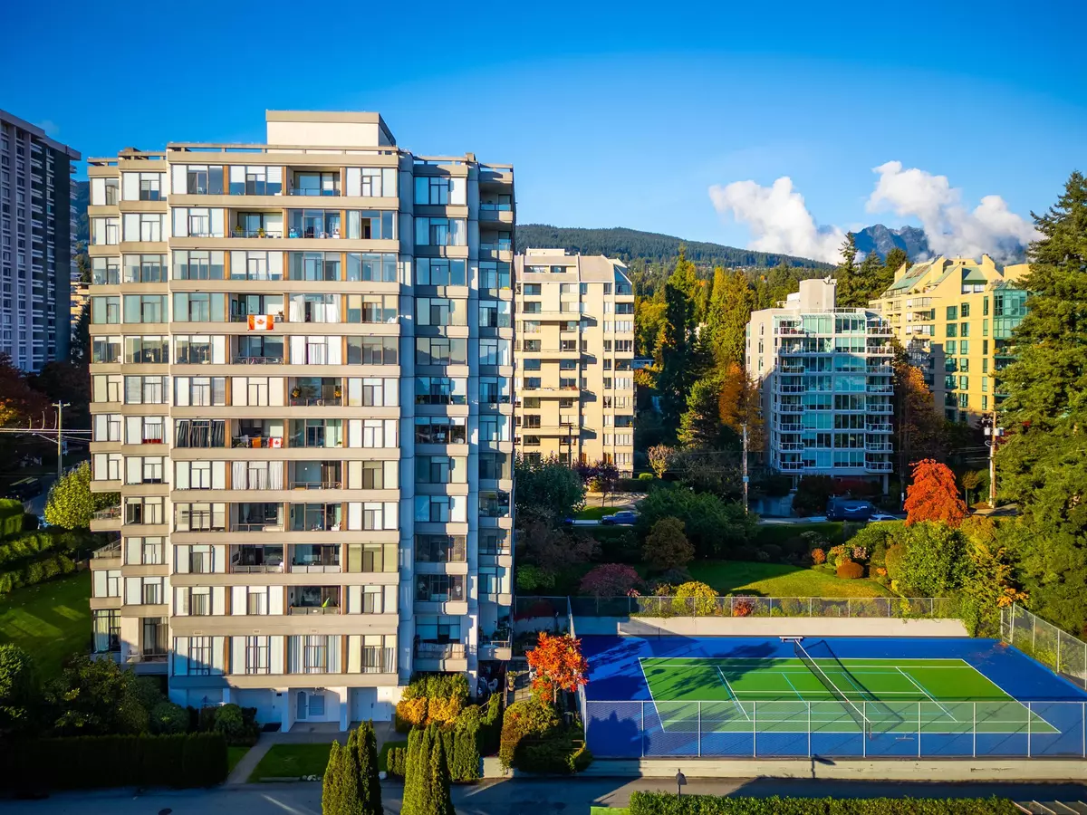 West Vancouver, BC V7T 2W2,1480 Duchess AVE #704