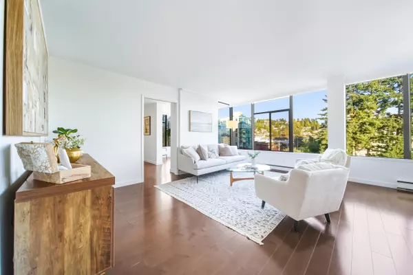 West Vancouver, BC V7T 2W2,1480 Duchess AVE #704