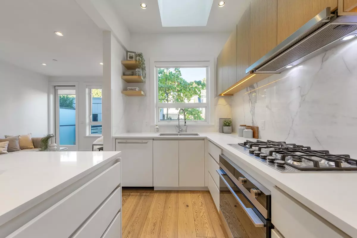 Vancouver, BC V6K 2E8,2431 W Broadway ST