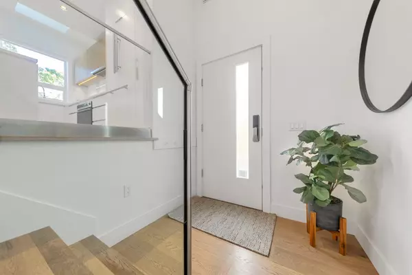 Vancouver, BC V6K 2E8,2431 W Broadway ST