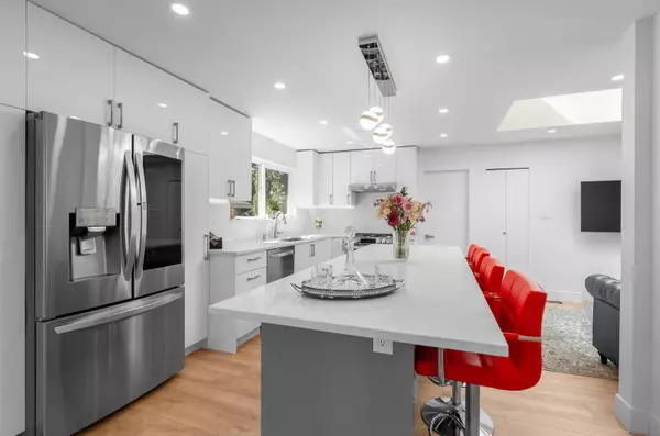 North Vancouver, BC V7K 1L2,1286 Wellington DR