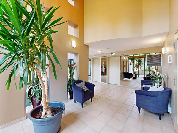 North Vancouver, BC V7L 3G2,1555 Eastern AVE #202