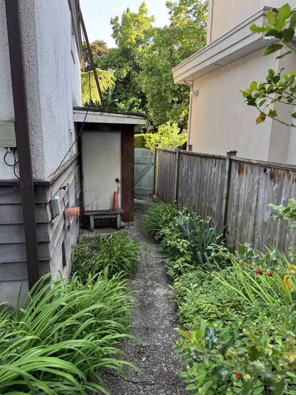 Vancouver, BC V5S 2B6,2511 Upland DR