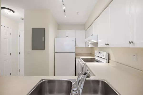 Surrey, BC V3T 5V5,14355 103 AVE #305