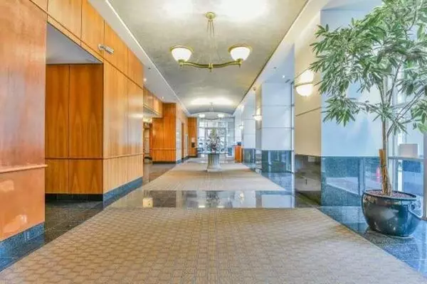 Vancouver, BC V6B 6H4,438 Seymour ST #810