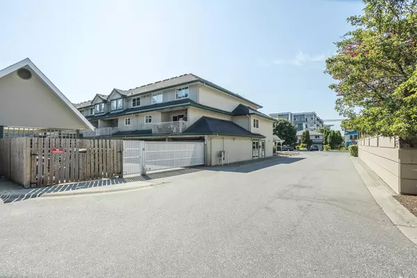 Langley, BC V3A 3X4,19953 55a AVE #214