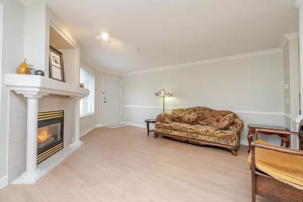 Langley, BC V3A 3X4,19953 55a AVE #214