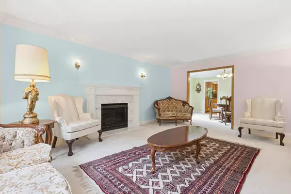 North Vancouver, BC V7R 4W2,5685 Nancy Greene WAY