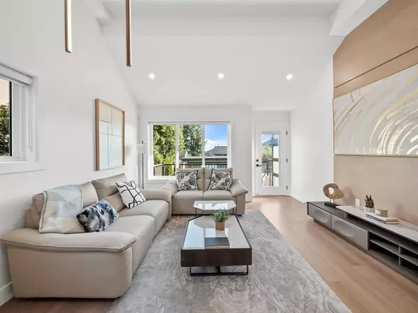 Coquitlam, BC V3K 2W6,914 Rochester AVE #104