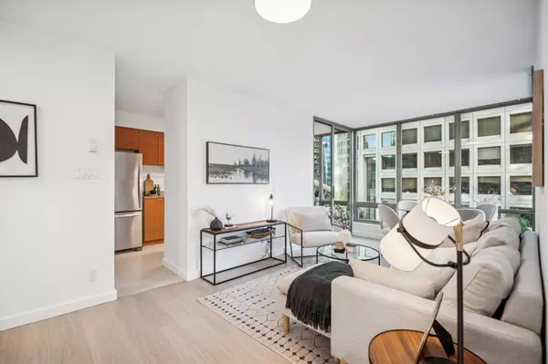 Vancouver, BC V6E 4R2,1200 W Georgia ST #706