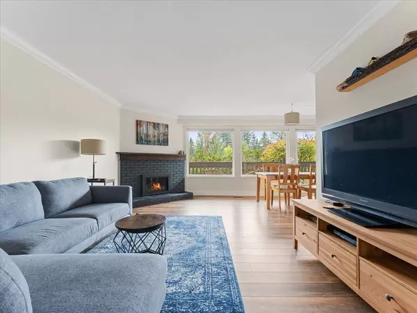 North Vancouver, BC V7J 3H6,1019 Old Lillooet RD