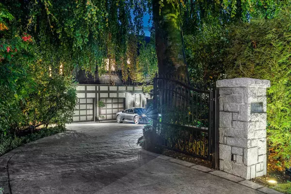 Vancouver, BC V6N 3S6,2716 W 49th AVE