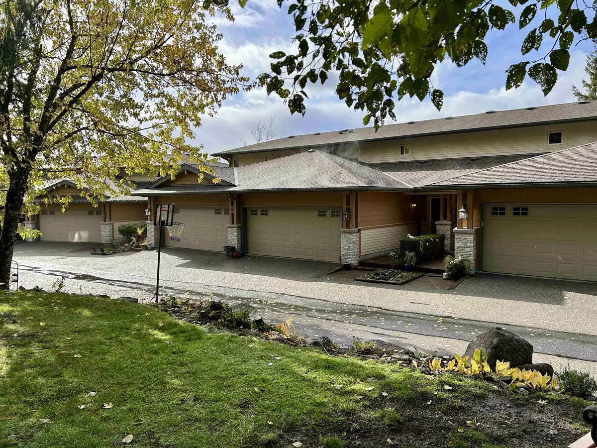 Squamish, BC V8B 0G1,1026 Glacier View DR #19