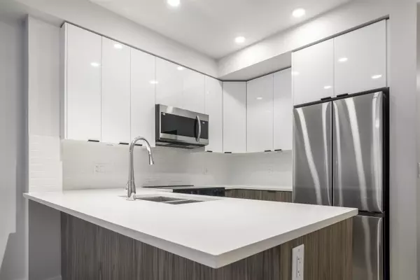 Langley, BC V3A 4E4,20061 Fraser HWY #413