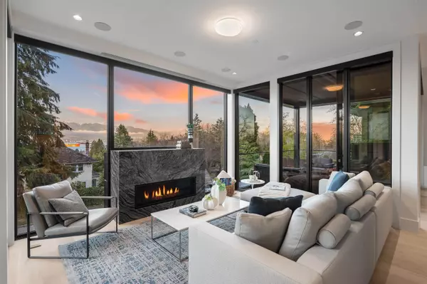 Vancouver, BC V6R 1G3,4346 Locarno CRES