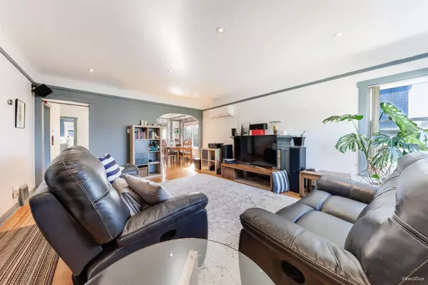 Burnaby, BC V5C 1N2,3726 Trinity ST