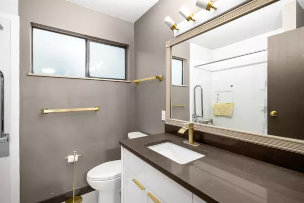 Burnaby, BC V5E 4B7,5741 Mayview CIR