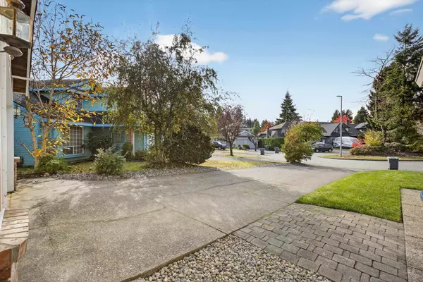 Surrey, BC V4N 1V3,10512 Woodglen PL