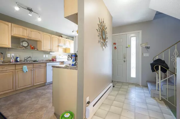 Abbotsford, BC V2S 5N8,2830 W Bourquin CRES #12