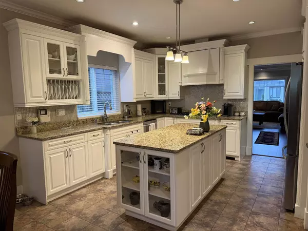 Coquitlam, BC V3J 2J1,647 Ivy AVE