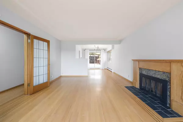 Burnaby, BC V5J 3W7,7988 Edson AVE