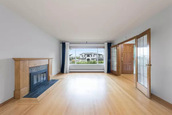 Burnaby, BC V5J 3W7,7988 Edson AVE