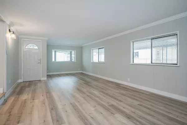 Langley, BC V3A 4R3,24330 Fraser HWY #61