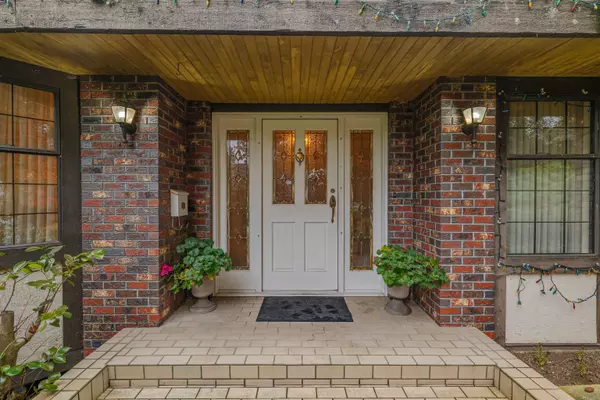 Surrey, BC V3X 1N6,5735 132 ST