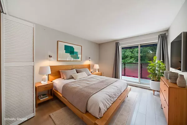 Burnaby, BC V5C 5Z2,4373 Halifax ST #408