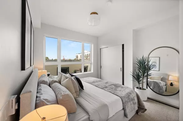 Vancouver, BC V5N 4X6,2550 Garden DR #406