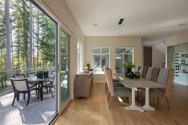 Anmore, BC V3H 0A3,1510 Crystal Creek DR