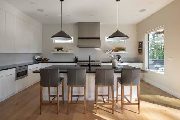 Anmore, BC V3H 0A3,1510 Crystal Creek DR