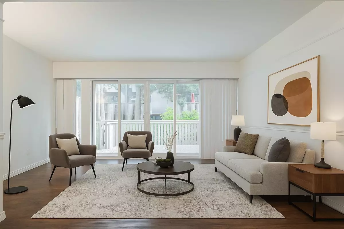 Surrey, BC V3T 1N9,13775 102 AVE #19