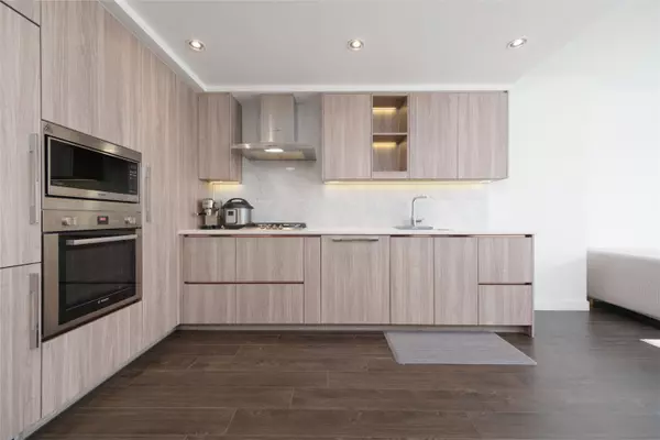 Burnaby, BC V5C 0M9,4730 Lougheed HWY #4806