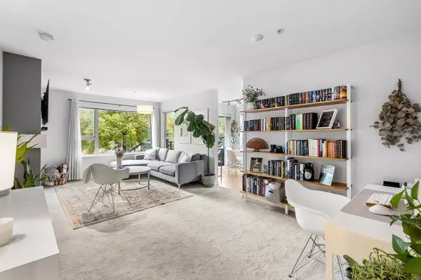 Port Moody, BC V3H 5K7,200 Klahanie DR #210