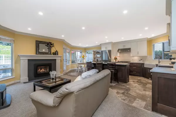 Surrey, BC V4A 8Z8,14999 21b AVE