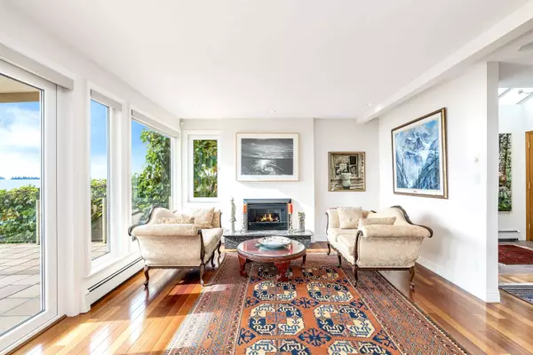 West Vancouver, BC V7V 1C8,2328 Bellevue AVE